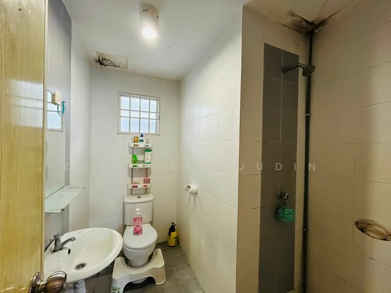 Condominium for Sale at Kristal Heights - Zuraina Rajudin - Bathroom - PropertyGuru.com.my