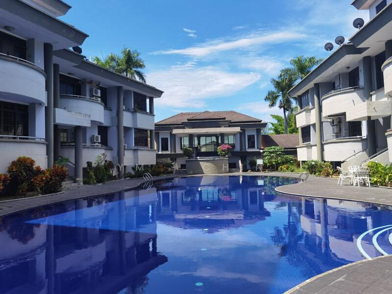 Pool + Clubhouse
