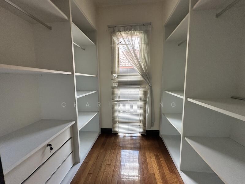 3-storey Terraced House for Sale in Duta Tropika (Batu) - Charisse Ng - Closet - PropertyGuru.com.my