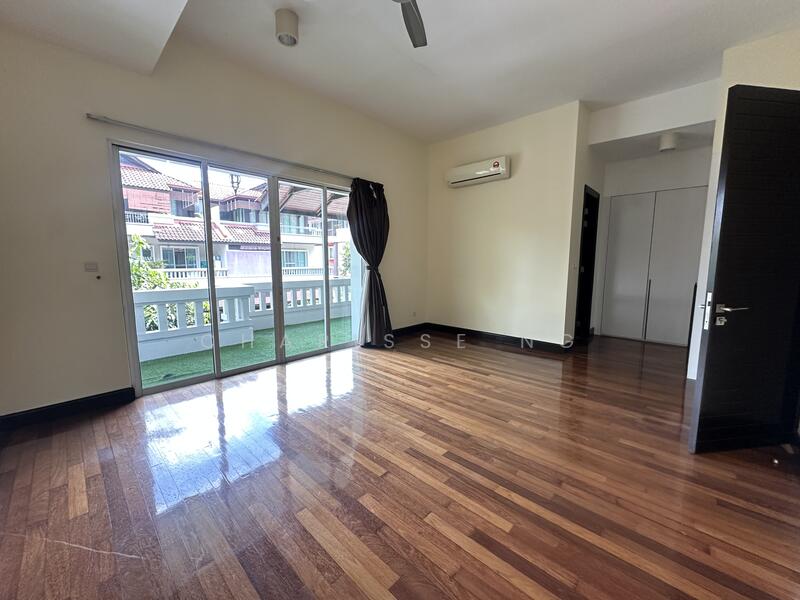 3-storey Terraced House for Sale in Duta Tropika (Batu) - Charisse Ng - Living Room - PropertyGuru.com.my