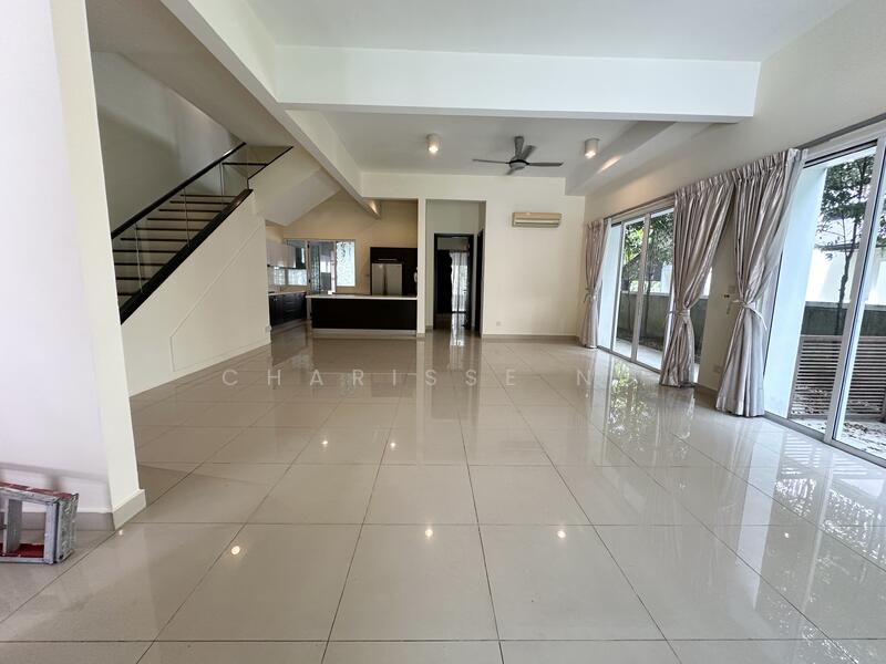 3-storey Terraced House for Sale in Duta Tropika (Batu) - Charisse Ng - Living Room - PropertyGuru.com.my