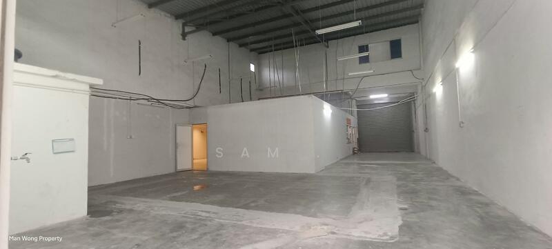 For Rent - Menglembu Timur 1.5 Storey Semi-D Factory