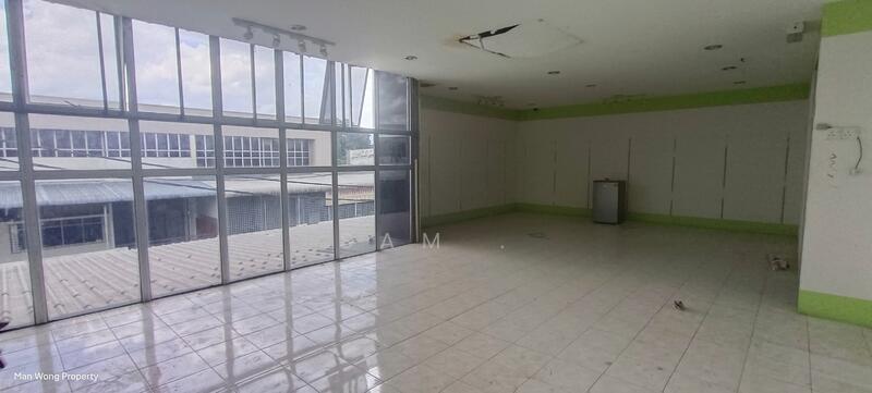 For Rent - Menglembu Timur 1.5 Storey Semi-D Factory