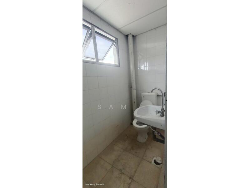 For Rent - Menglembu Timur 1.5 Storey Semi-D Factory
