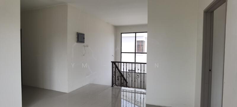 Upstairs Foyer