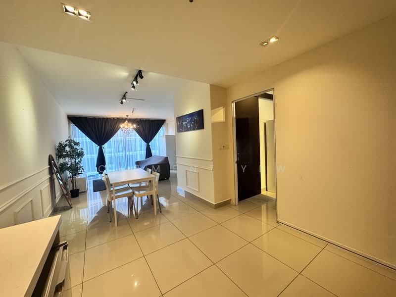 Servis Apartment untuk Dijual di Trefoil @ Setia City - Clement Yew - Living Room - PropertyGuru.com.my