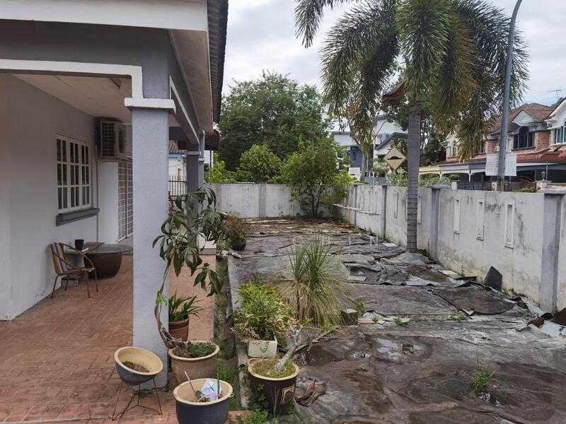 Side Garden