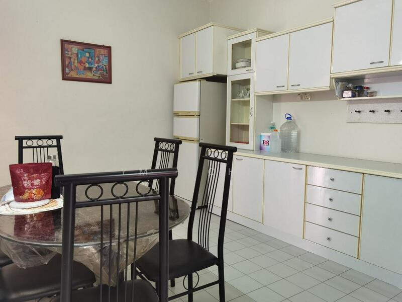 Dry Kitchen