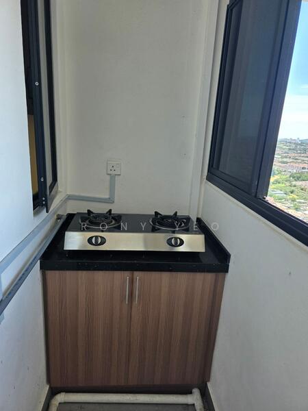Servis Apartment untuk Disewa di MKH Boulevard II - Rony Yeo - Balcony - PropertyGuru.com.my
