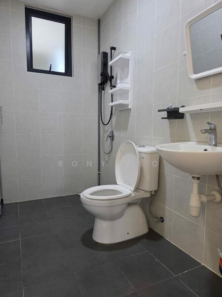 Servis Apartment untuk Disewa di MKH Boulevard II - Rony Yeo - Bathroom - PropertyGuru.com.my