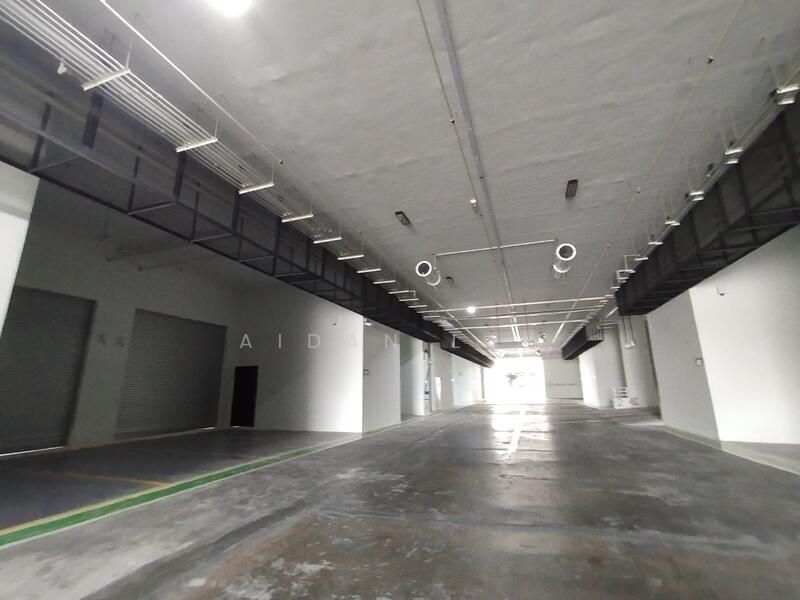 Shop / Office for Sale in Taman Sains Selangor (Kota Damansara) - Aidan Lay - Car Park - PropertyGuru.com.my
