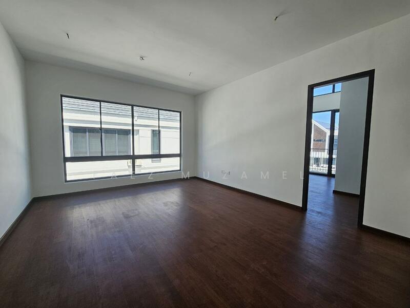 Rumah Berkembar untuk Dijual di Elmina (Shah Alam) - Faez Muzamel - Living Room - PropertyGuru.com.my
