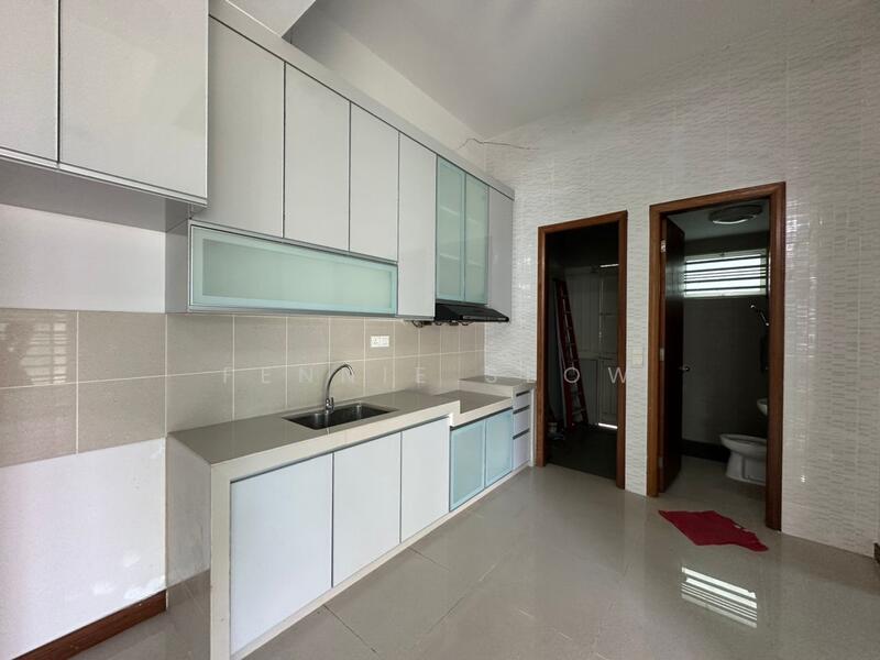 Untuk Dijual - 3 Storey Terrace Corner At Bukit Dumbar