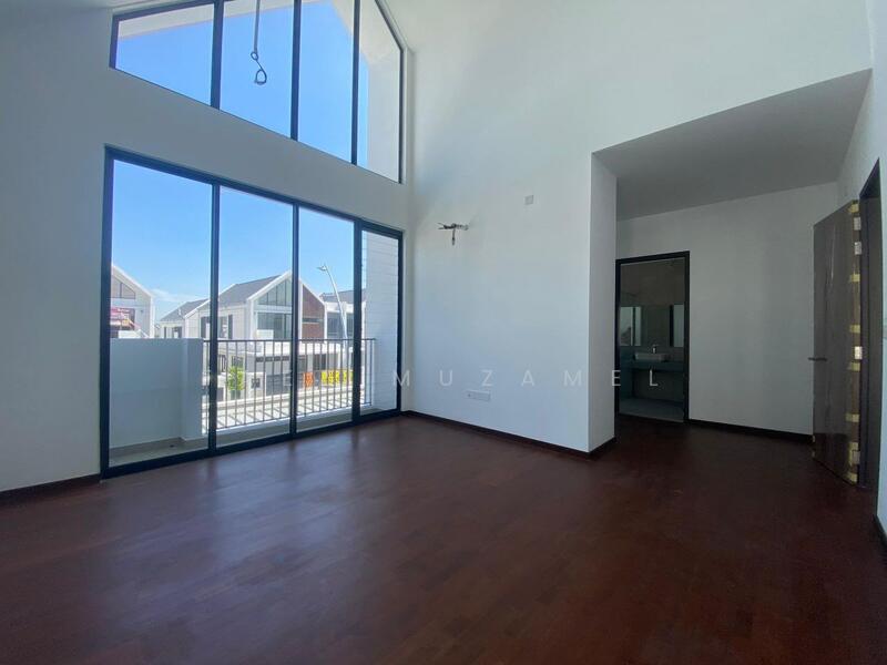 Rumah Berkembar untuk Dijual di Elmina (Shah Alam) - Faez Muzamel - Living Room - PropertyGuru.com.my