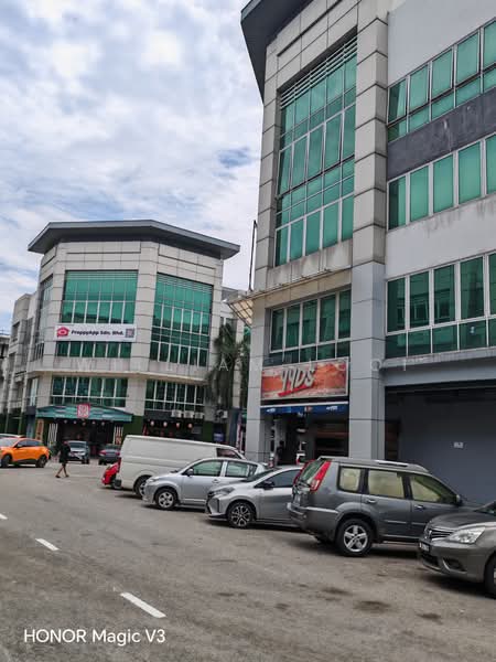 Shop / Office for Sale in Bandar Puteri Puchong (Puchong) - William Looi - Exterior - PropertyGuru.com.my