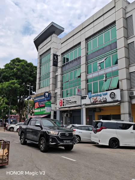 Shop / Office for Sale in Bandar Puteri Puchong (Puchong) - William Looi - Exterior - PropertyGuru.com.my