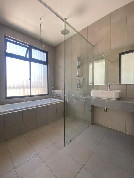 Rumah Berkembar untuk Dijual di Elmina (Shah Alam) - Anil Fazila Binti Ismail - Bathroom - PropertyGuru.com.my