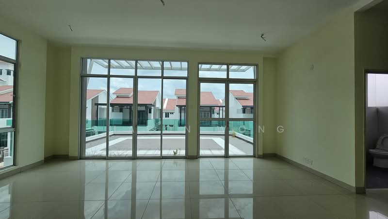 Bungalow House untuk Dijual di Taman Lembah Indah (Simpang Ampat) - Sharon Wong - Living Room - PropertyGuru.com.my