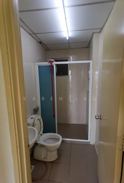 Servis Apartment untuk Dijual di OUG Parklane - Karen Lau - Bathroom - PropertyGuru.com.my