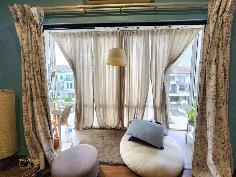 3-storey Terraced House for Sale in Sungai Besi (Kuala Lumpur) - Suki Tan - Living Room - PropertyGuru.com.my