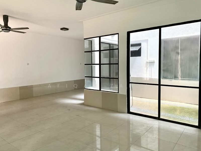 Rumah Teres 2 Tingkat untuk Dijual di Bukit Jelutong (Shah Alam) - Afiqah zaidi - Living Room - PropertyGuru.com.my