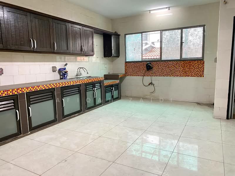 Rumah Teres 2 Tingkat untuk Dijual di Bukit Jelutong (Shah Alam) - Afiqah zaidi - Kitchen - PropertyGuru.com.my