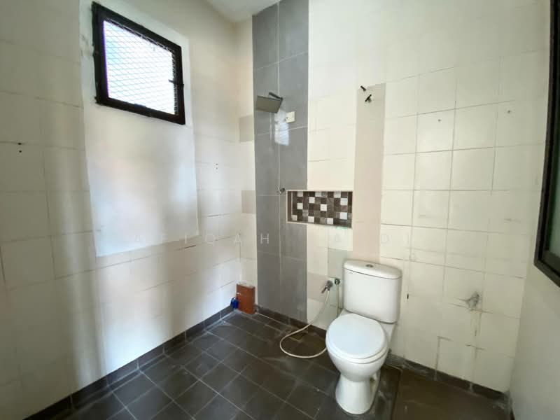 Rumah Teres 2 Tingkat untuk Dijual di Bukit Jelutong (Shah Alam) - Afiqah zaidi - Bathroom - PropertyGuru.com.my