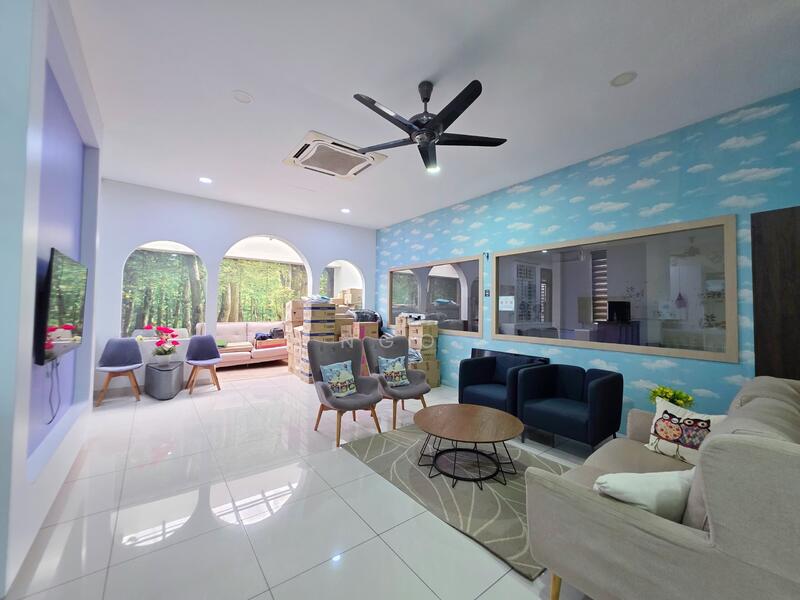 Untuk Dijual - 2.5 Storey Bungalow Parit Besar Batu Pahat