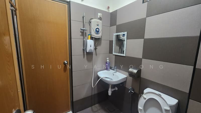 Taman Malim Jaya, Bachang untuk Untuk Dijual - RM 970,000, Mac 2026 - Bathroom - PropertyGuru.com.my