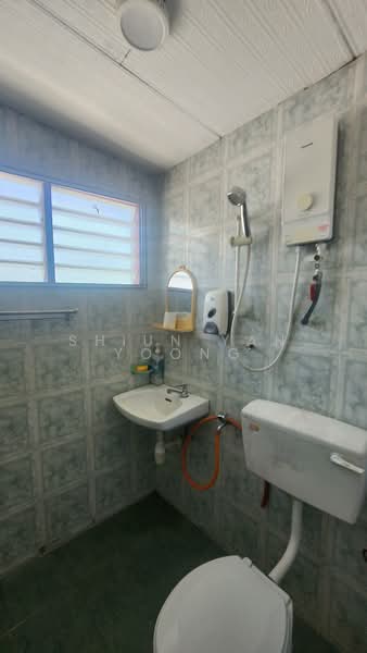 Taman Malim Jaya, Bachang untuk Untuk Dijual - RM 970,000, Mac 2026 - Bathroom - PropertyGuru.com.my