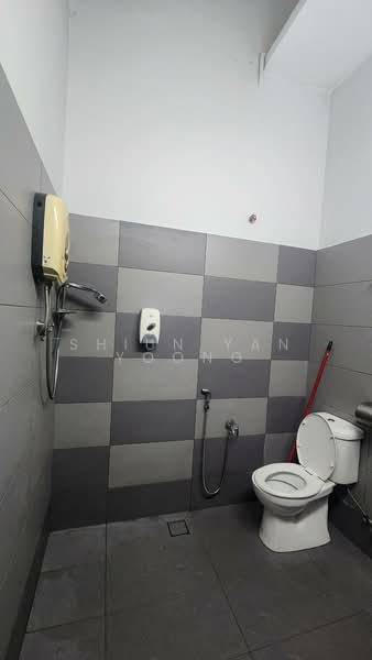 Taman Malim Jaya, Bachang untuk Untuk Dijual - RM 970,000, Mac 2026 - Bathroom - PropertyGuru.com.my
