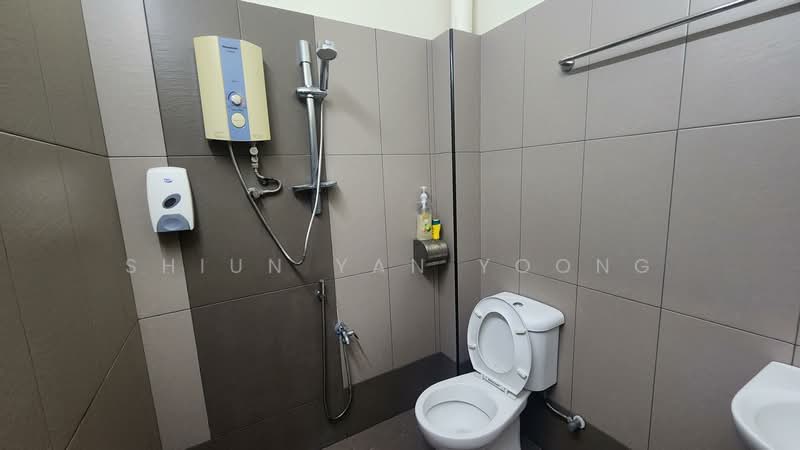Taman Malim Jaya, Bachang untuk Untuk Dijual - RM 970,000, Mac 2026 - Bathroom - PropertyGuru.com.my