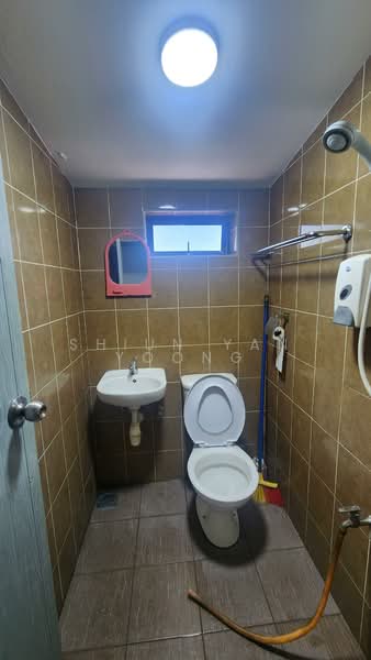 Taman Malim Jaya, Bachang untuk Untuk Dijual - RM 970,000, Mac 2026 - Bathroom - PropertyGuru.com.my