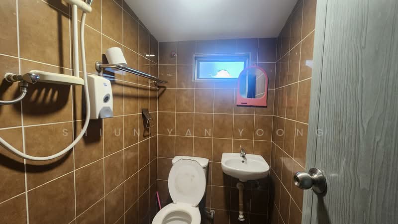 Taman Malim Jaya, Bachang untuk Untuk Dijual - RM 970,000, Mac 2026 - Bathroom - PropertyGuru.com.my