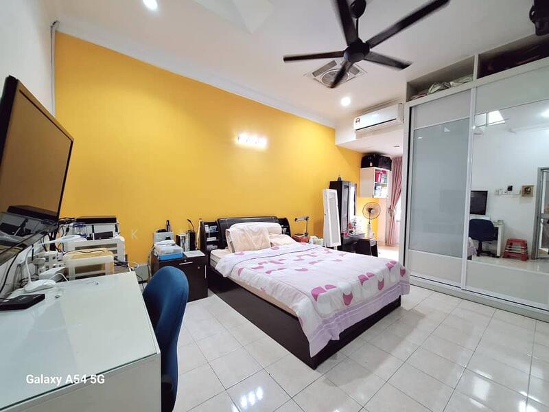 Rumah Berkembar untuk Dijual di Bandar Putra Permai (Seri Kembangan) - KENT HUI LAU - Bedroom - PropertyGuru.com.my