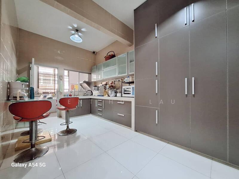Rumah Berkembar untuk Dijual di Bandar Putra Permai (Seri Kembangan) - KENT HUI LAU - Kitchen - PropertyGuru.com.my