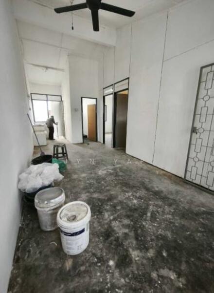 1-storey Terraced House for Sale in Taman Tas Kuantan (Kuantan) - Jyn Yap - Corridor - PropertyGuru.com.my