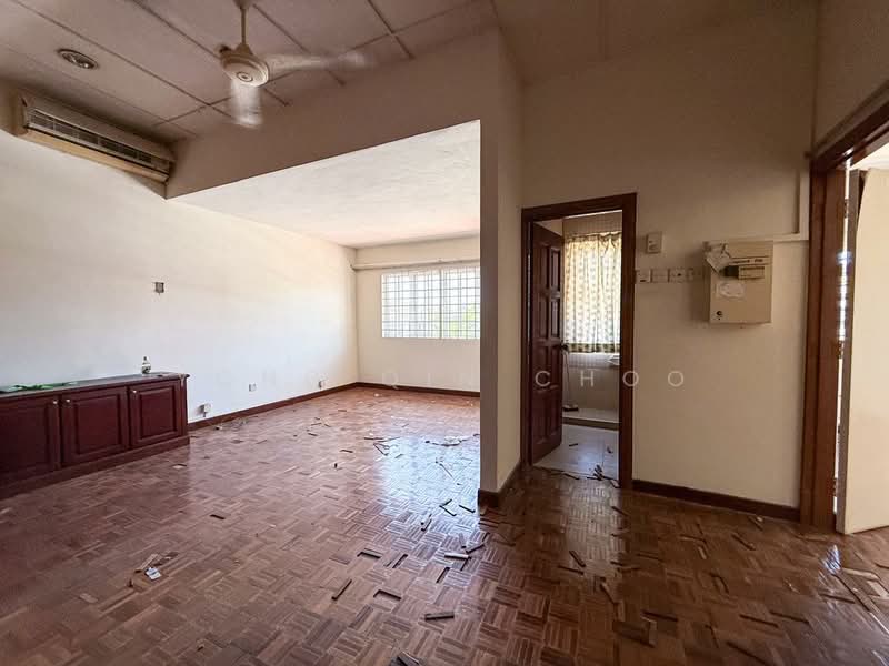 Rumah Berkembar untuk Dijual di SS18 (Subang Jaya) - Yong Qin Choo - Living Room - PropertyGuru.com.my