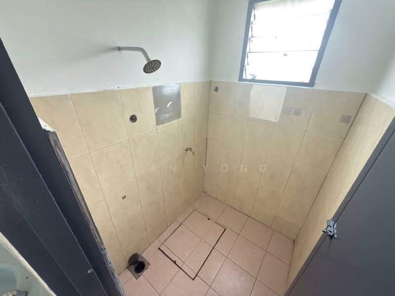 Rumah Teres 1 Tingkat untuk Dijual di Desa Jaya Kepong (Kepong) - Sean Yong - Bathroom - PropertyGuru.com.my