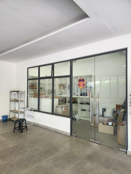 Parcel Room & Food Delivery