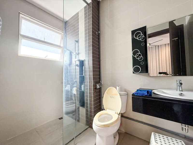 Link Bungalow for Sale in Kota Kemuning (Shah Alam) - Yong Qin Choo - Bathroom - PropertyGuru.com.my