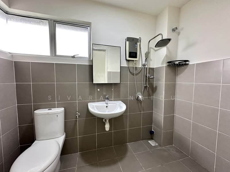 the palm @ hill park bandar puncak alam untuk Untuk Disewa - RM 2,000 /bulan, Feb 2026 - Bathroom - PropertyGuru.com.my