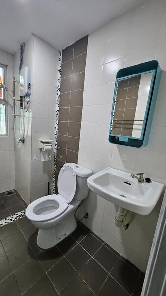 Kondominium untuk Dijual di Villa Park - Amy Wong - Bathroom - PropertyGuru.com.my