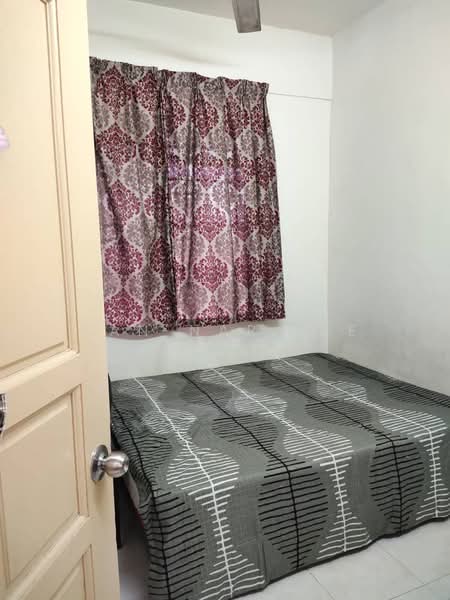 Pangsapuri untuk Dijual di Taman Evergreen - Ean Nar Lee - Bedroom - PropertyGuru.com.my