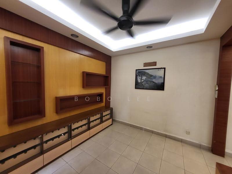 Rumah Berkembar untuk Dijual di Taman Overseas Union (Taman Oug) (Jalan Klang Lama (Old Klang Road)) - Bobo Lee - Living Room - PropertyGuru.com.my