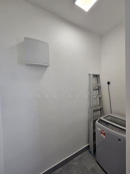 Yard ( Washing Machine Area )