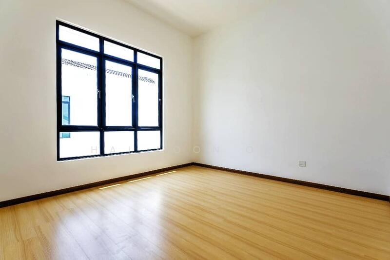 Bedroom 3 (1st floor)