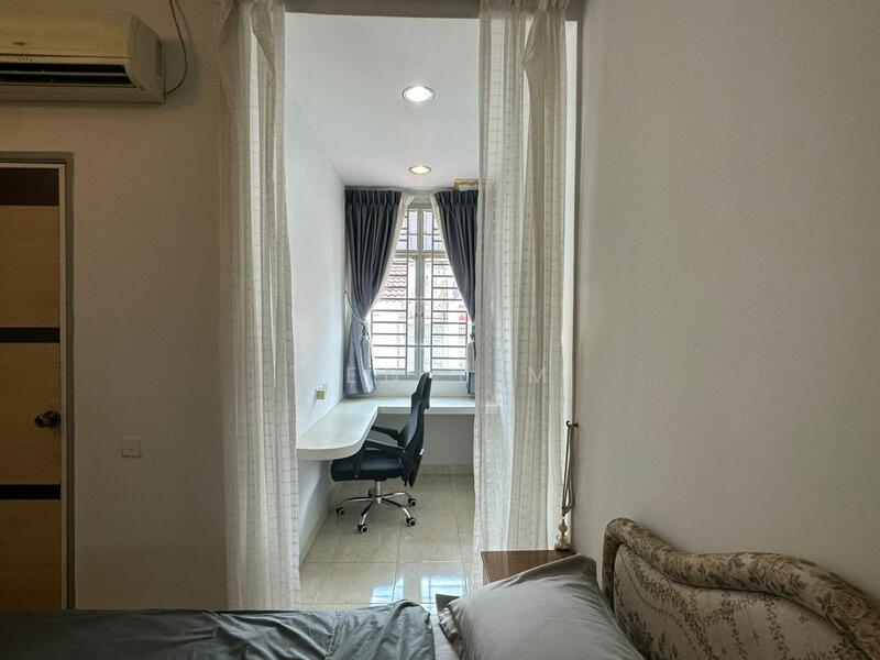 Untuk Disewa - Setia Tropika