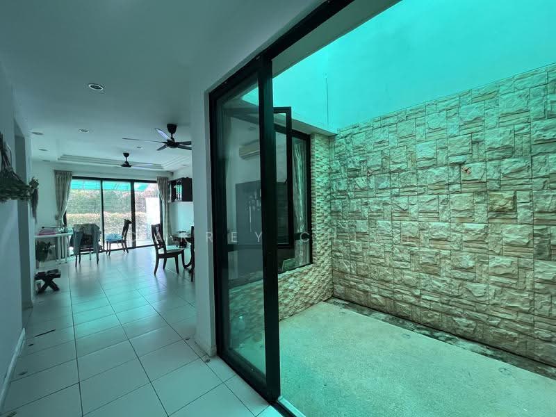 Rumah Teres 2-Tingkat untuk Disewa di Pusat Bandar Puchong (Puchong) - Carrey Chiah - Living Room - PropertyGuru.com.my