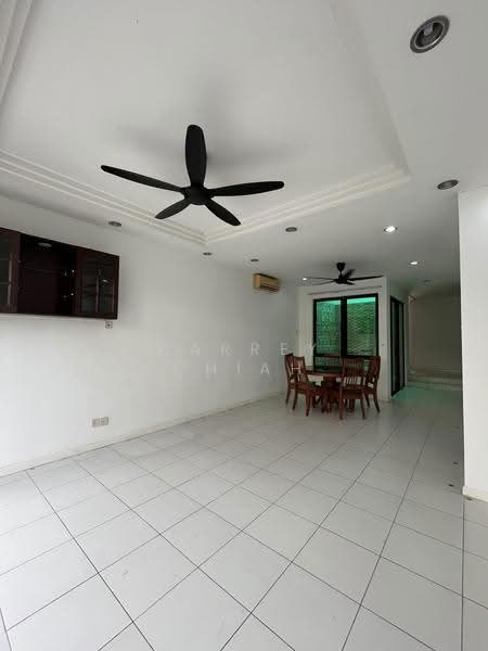 Rumah Teres 2-Tingkat untuk Disewa di Pusat Bandar Puchong (Puchong) - Carrey Chiah - Living Room - PropertyGuru.com.my